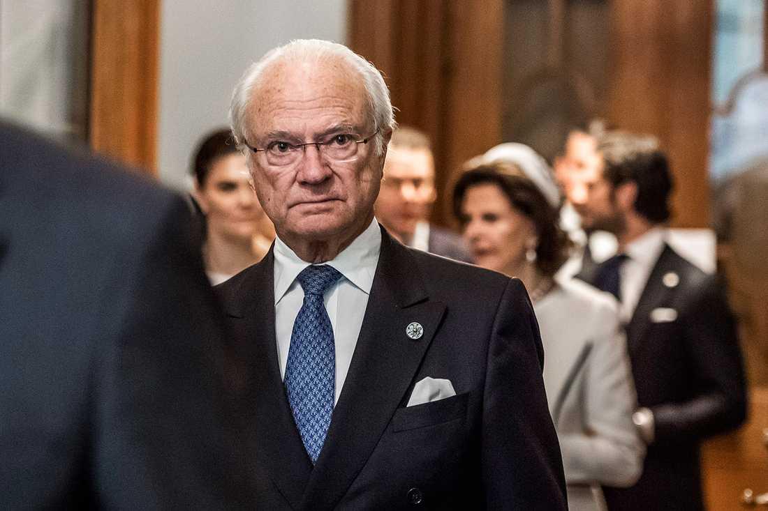 Carl XVI Gustaf sänder kondoleanstelegram till Maithripala Sirisena.