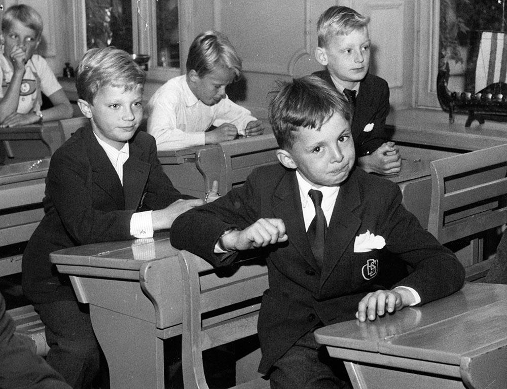 Kronprins Carl Gustaf med sina klasskamrater. 