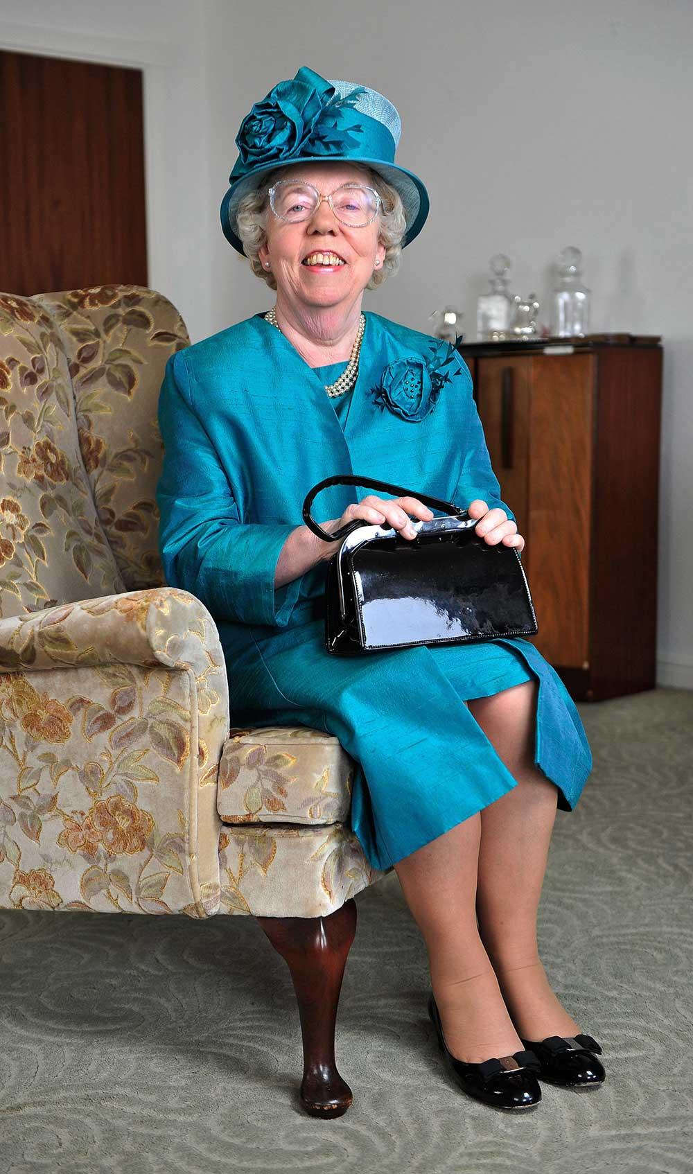Pensionären Ella Slack är drottning Elizabeths dubbelgångare. 