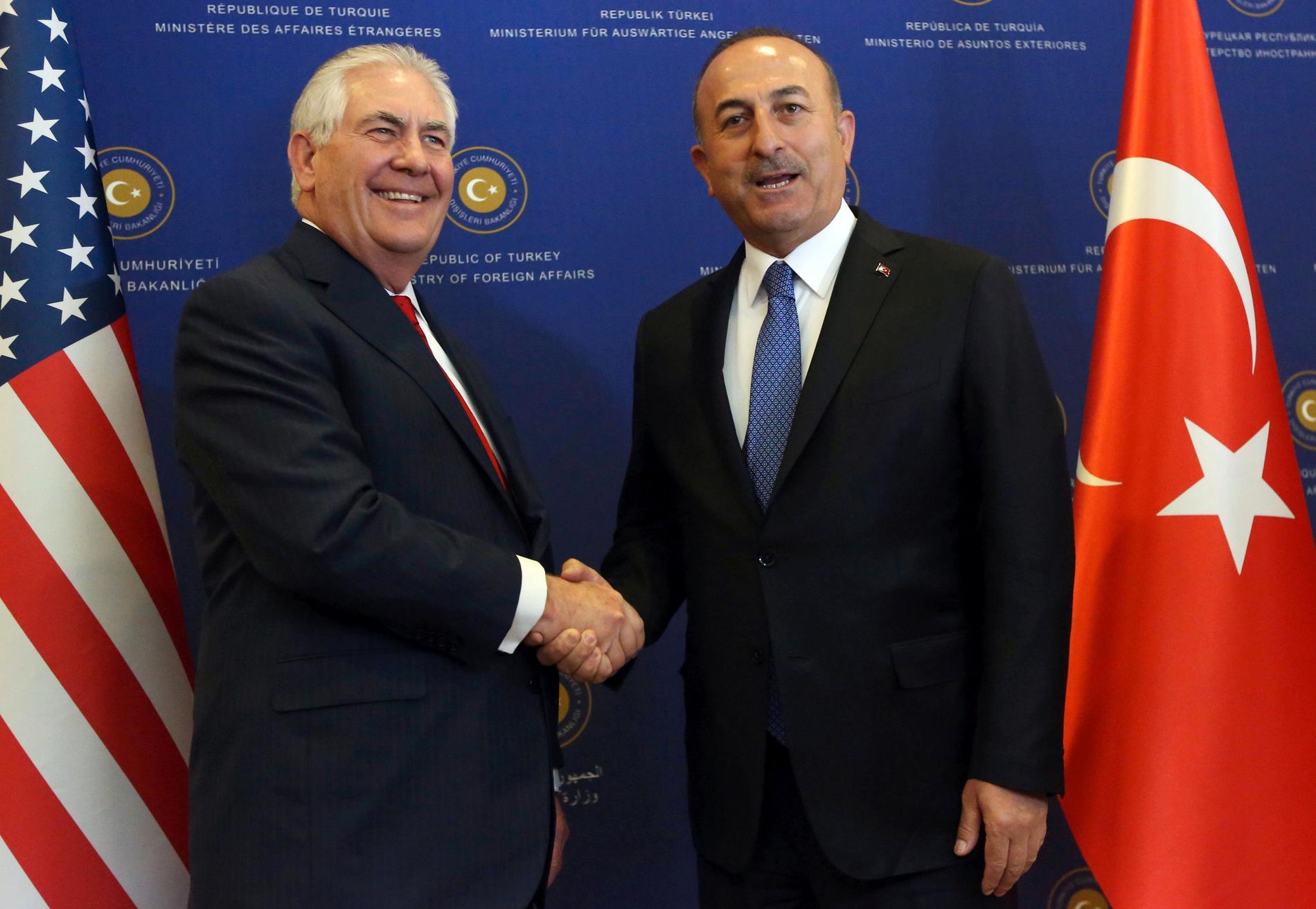 USA:s utrikesminister Rex Tillerson med turkiske kollegan Mevlut Cavusoglu