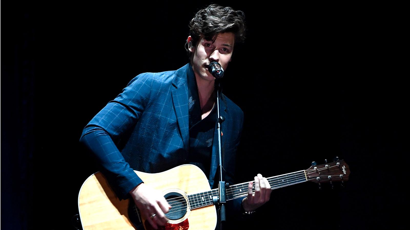 Shawn Mendes hann även uppträda på MTV European Music Awards I London.