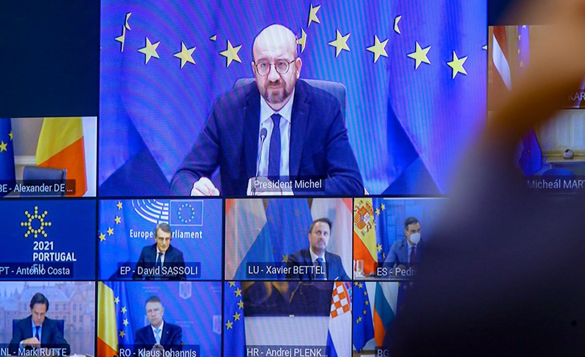 EU:s rådsordförande Charles Michel (överst) under ännu ett webbhållet toppmöte med EU-ländernas ledare.