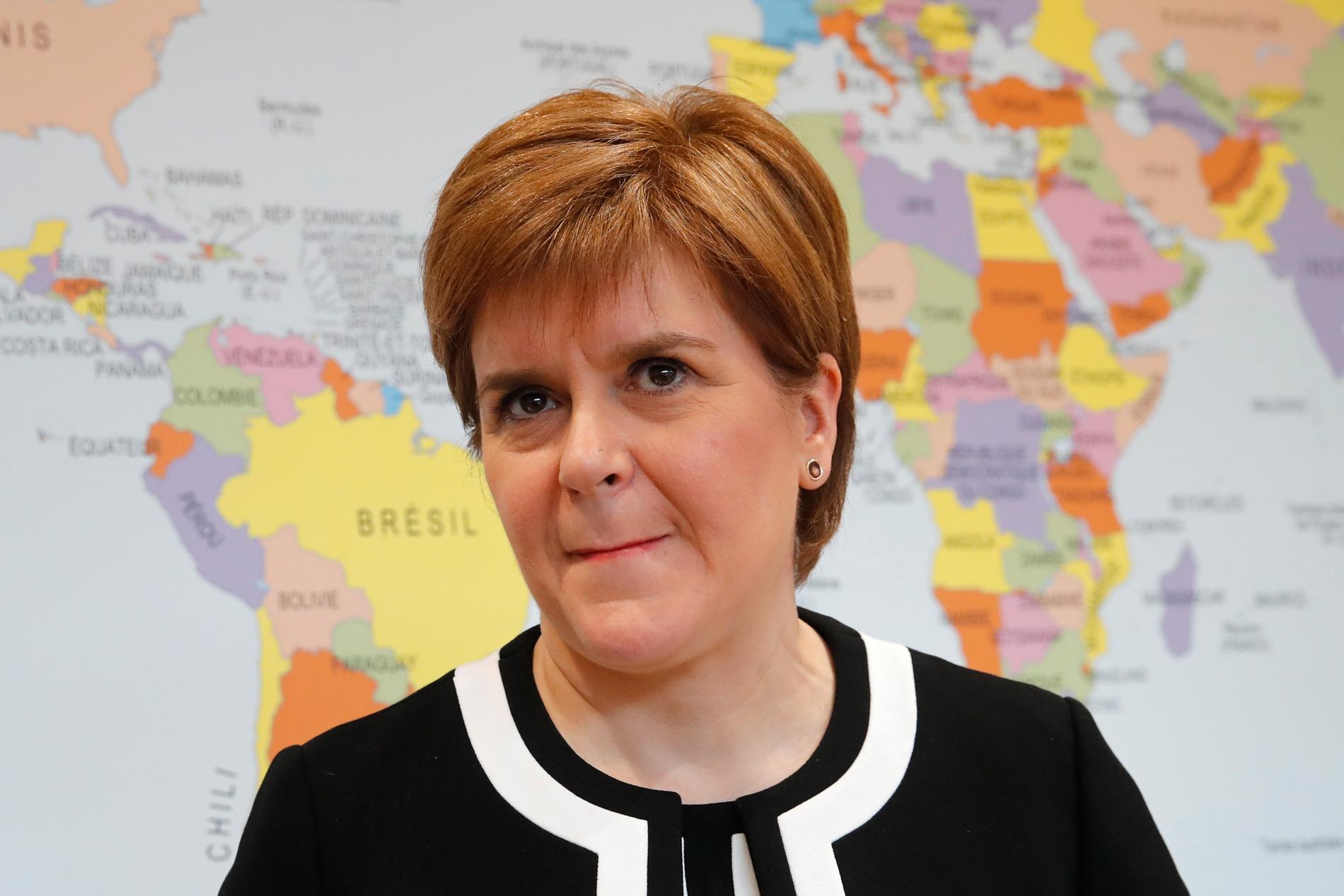 Nicola Sturgeon är lokal regeringschef i Skottland och partiledare för nationalistpartiet SNP. Hon sitter dock inte i det brittiska parlamentet, där SNP:s 35 ledamöter tillhör de mest EU-vänliga i kampen om brexit. Arkivbild.