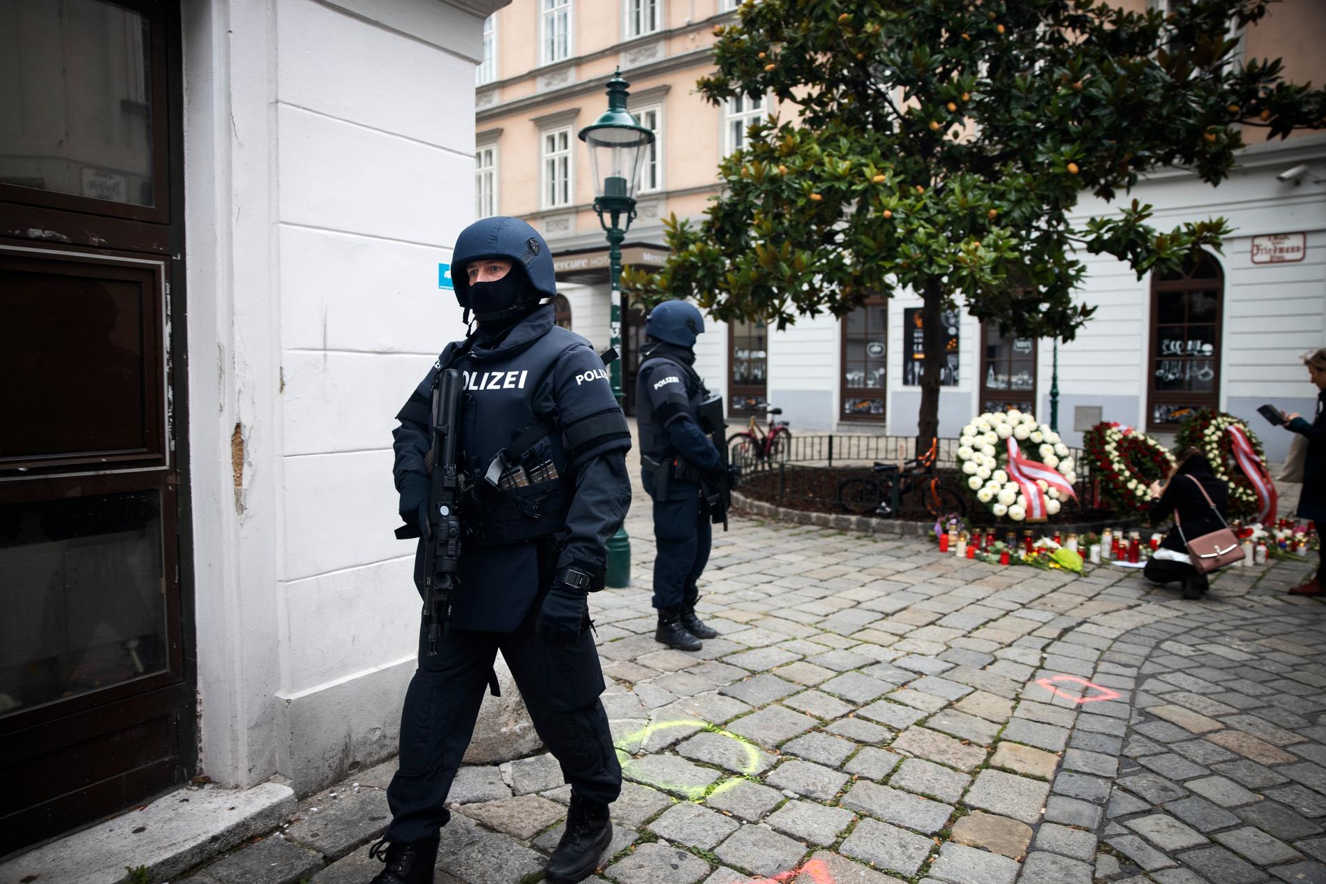 Här vid Desider-Friedmann-Platz såg Michaela Öhlinger IS-terroristen från hemmet. Sedan tog hon skydd under sin säng.