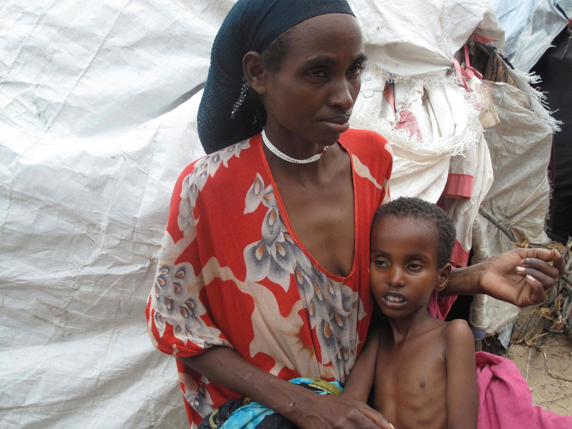 Torka och matbrist har tvingat tusentals människor att söka hjälp och sjukvård i Mogadishu de senaste två veckorna.