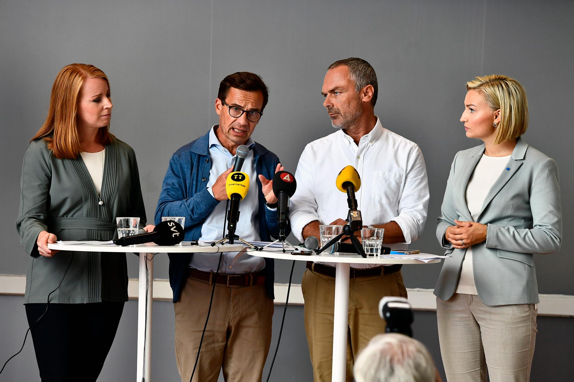 Alliansens partiledare fr v Annie Lööf (C), Ulf Kristersson (M), Jan Björklund (L), och Ebba Busch Thor (KD) håller pressträff i Göteborg på tisdagen.