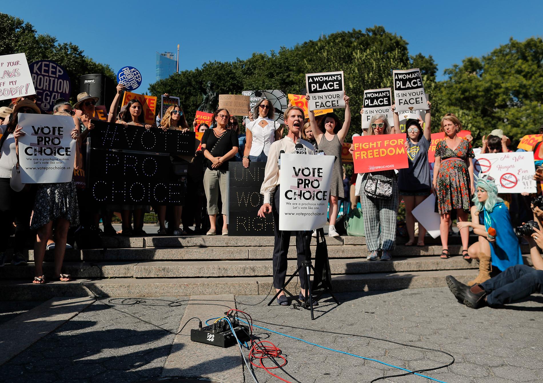 Abortfrågan delar USA. Bilden visar en demonstation till stöd för aborträtten i New York. Arkivbild.
