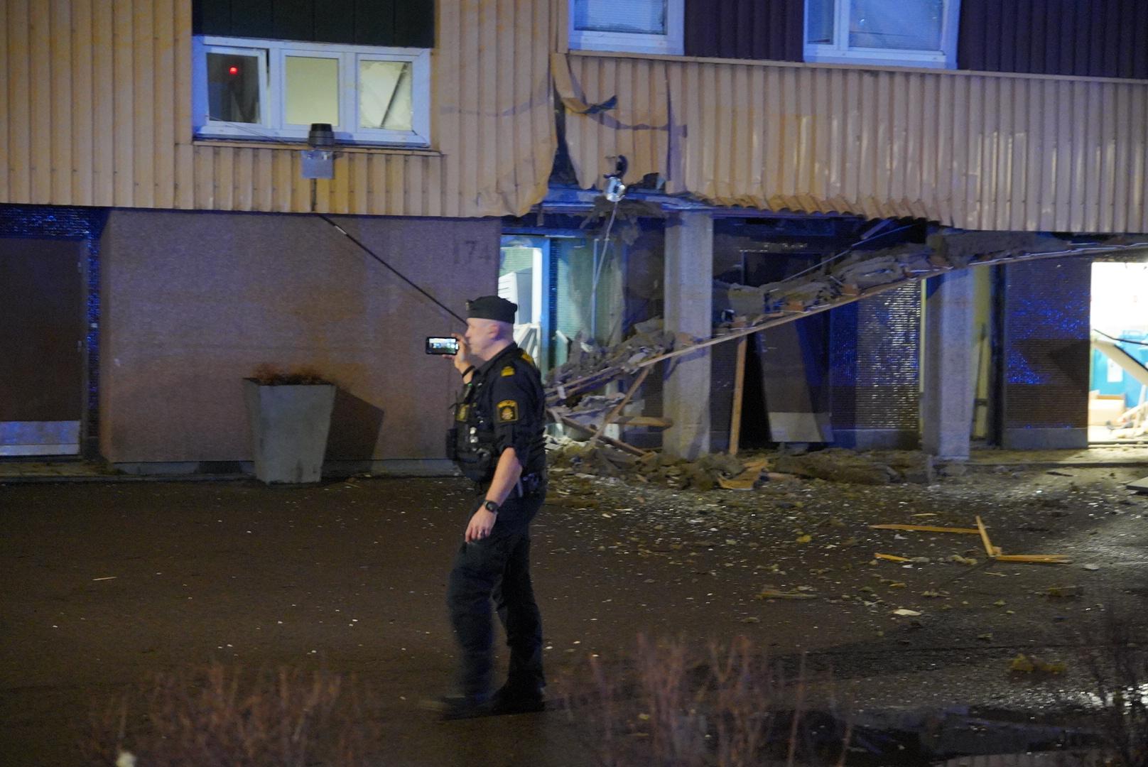 Natten till måndag vaknade de boende i bostadsområdet Hageby i Norrköping till en smäll. Ännu en bomb mot ett bostadshus hade exploderat.