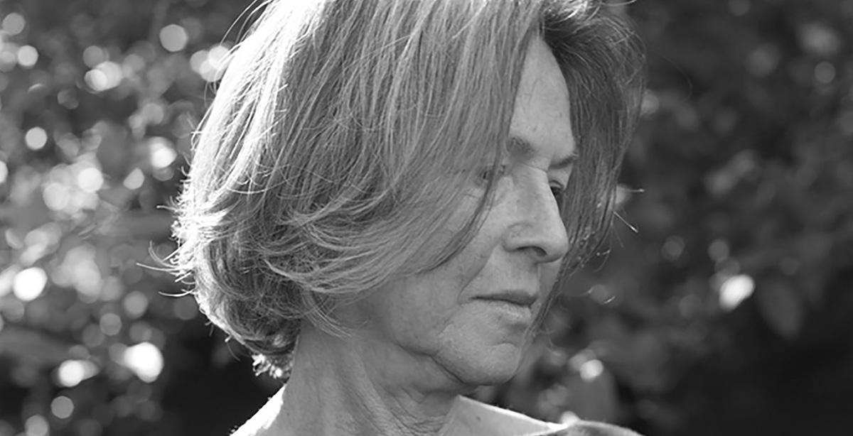 I oktober i år fick Louise Glück 2020 års Nobelpris i litteratur. Nu kommer hennes sjunde diktsamling ”Meadowlands” på svenska.
