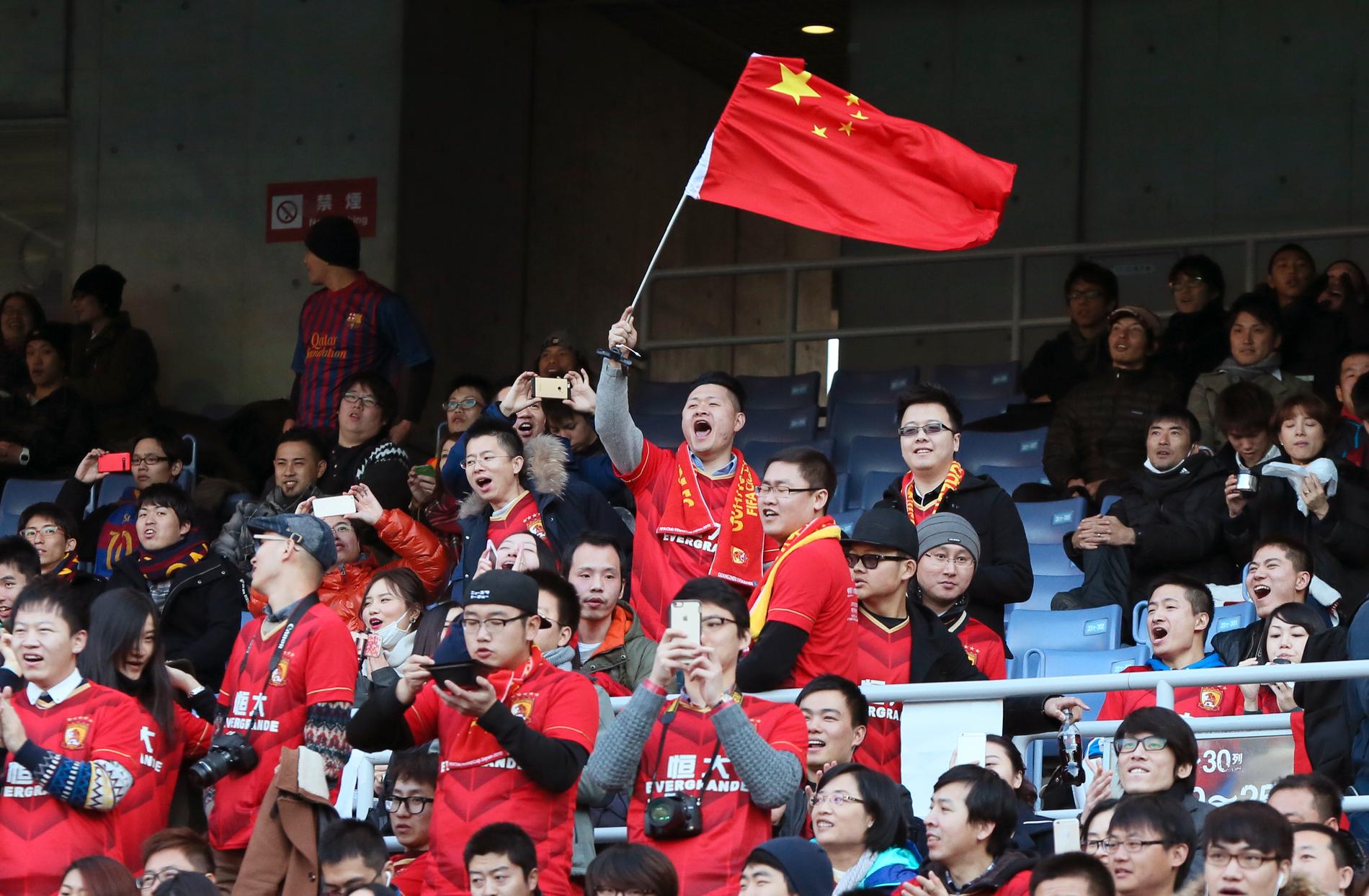 Guangzhou Evergrandes supportrar behöver inte oroa sig för att inte få tag i biljetter till kubbens matchen i framtiden. Om några år spelar klubben på en arena som tar 100 000 åskådare. Arkivbild.
