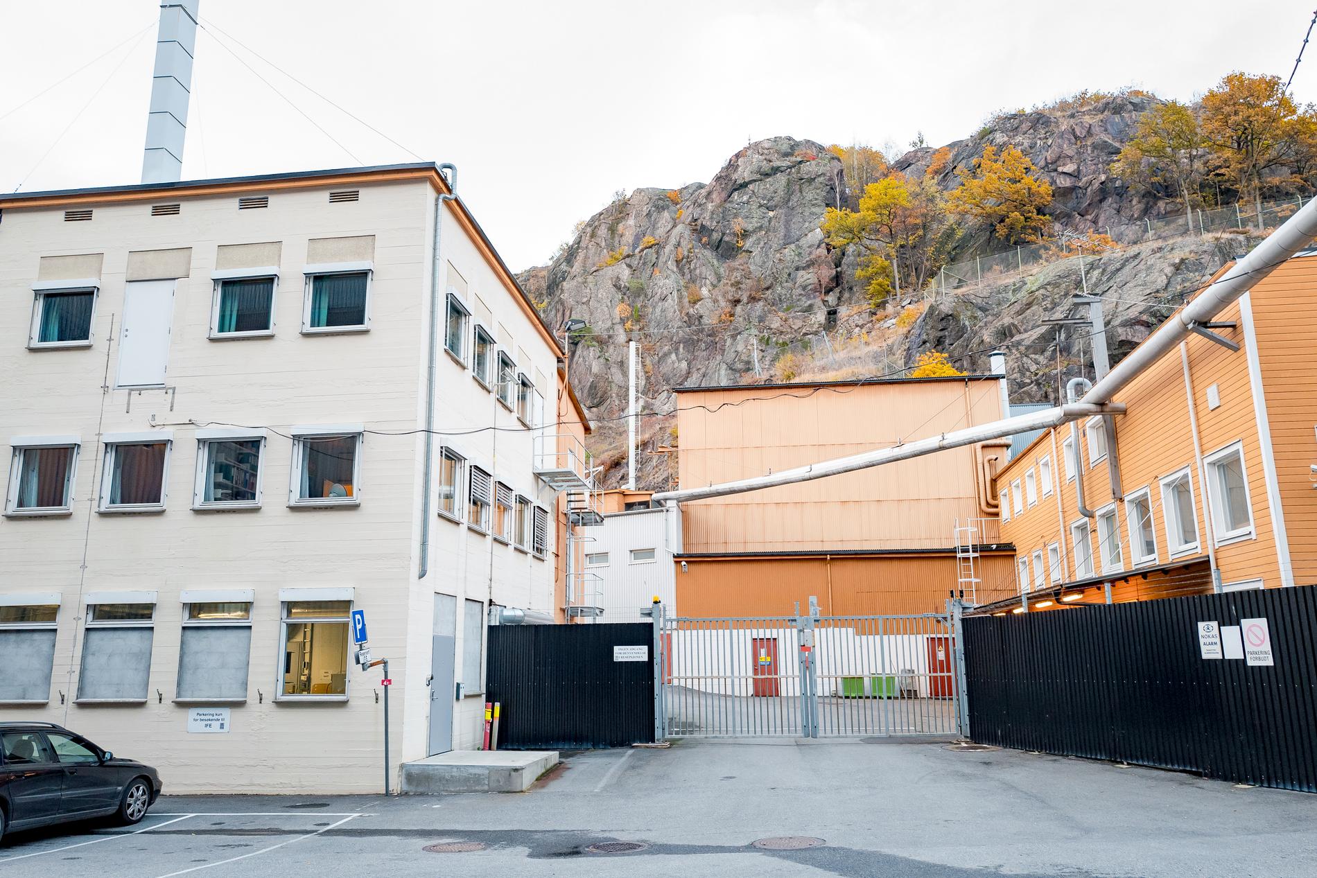 Institutt for Energiteknikk i Halden drivet kärnkraftreaktorn som står inne i ett bergrum. Nu ska den läggas ner.