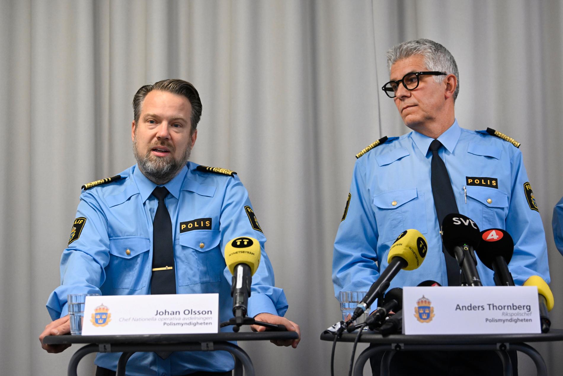Johan Olsson tillsammans med rikspolischefen Anders Thornberg. 