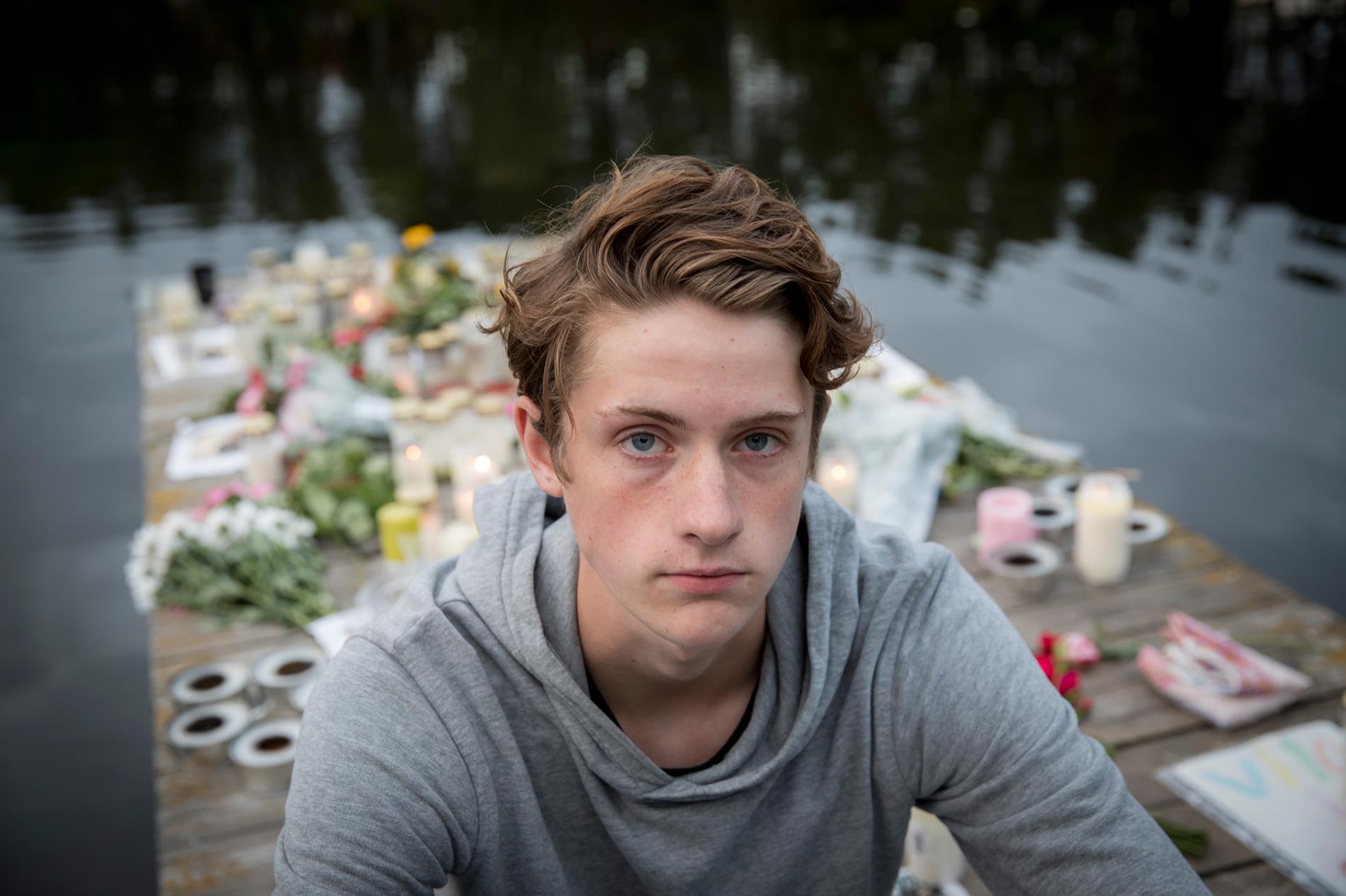 Leonard Lindberg var kompis med 17-årige Saif Awes som drunknade under en skolaktivitet: ”Jag var stum i 30 minuter – sen bröt jag ihop”, berättarhan om när han fick höra att vännen dött. 