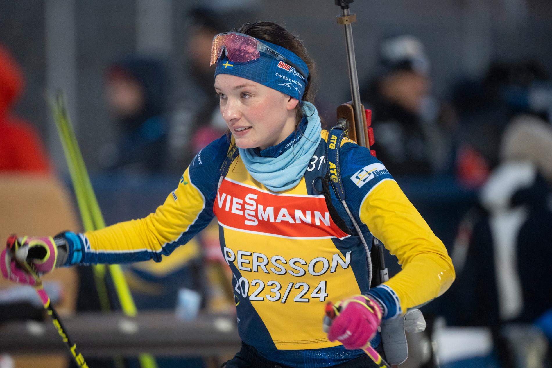 Linn Persson kör damernas distanslopp i skidskytte-VM