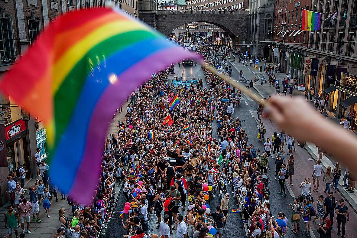 Prideparaden, medier och, moderater är alla måltavlor för högerextremister.