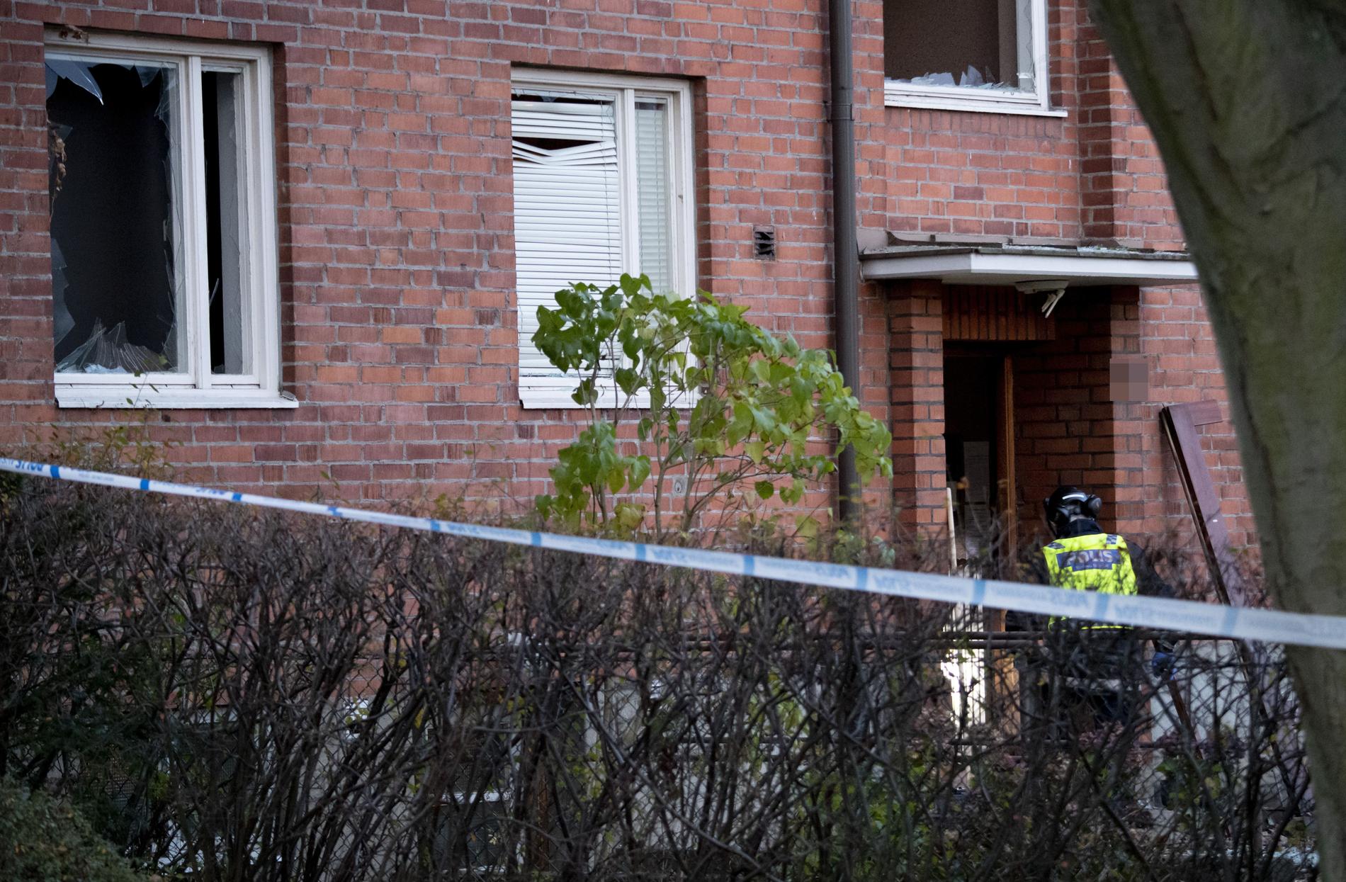 Polisen utreder två sprängningar i Helsingborg.