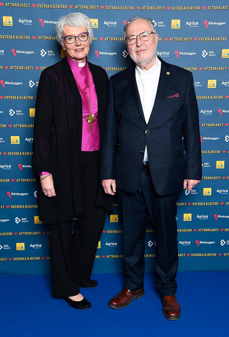 Ärkebiskop Antje Jackelén, här tillsammans med sin man Heniz, har varit md och valt ut årets hjältar under två jurymöten. 