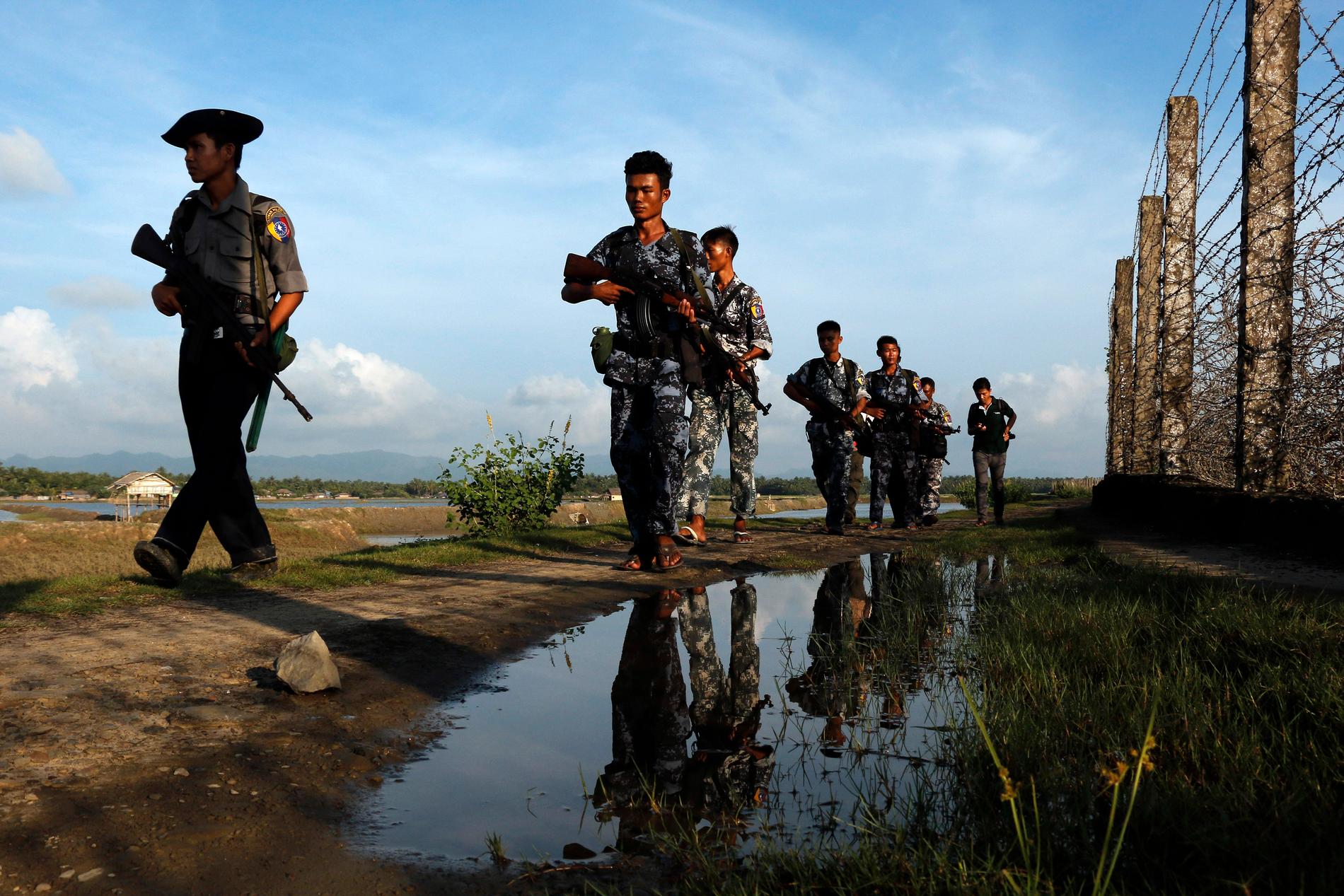 Myanmariska poliser i delstaten Rakhine. Bilden har ingen koppling till texten. Arkivbild.