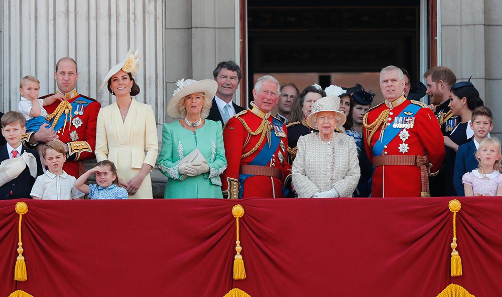 Kungafamiljen på balkongen vid Buckingham Palace vid Trooping the colours. 