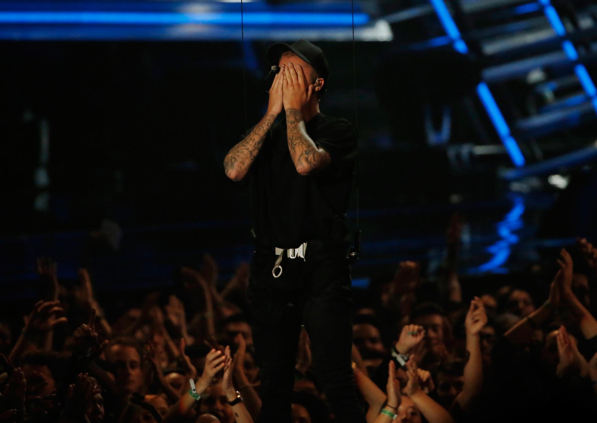 Justin Bieber föll i gråt.