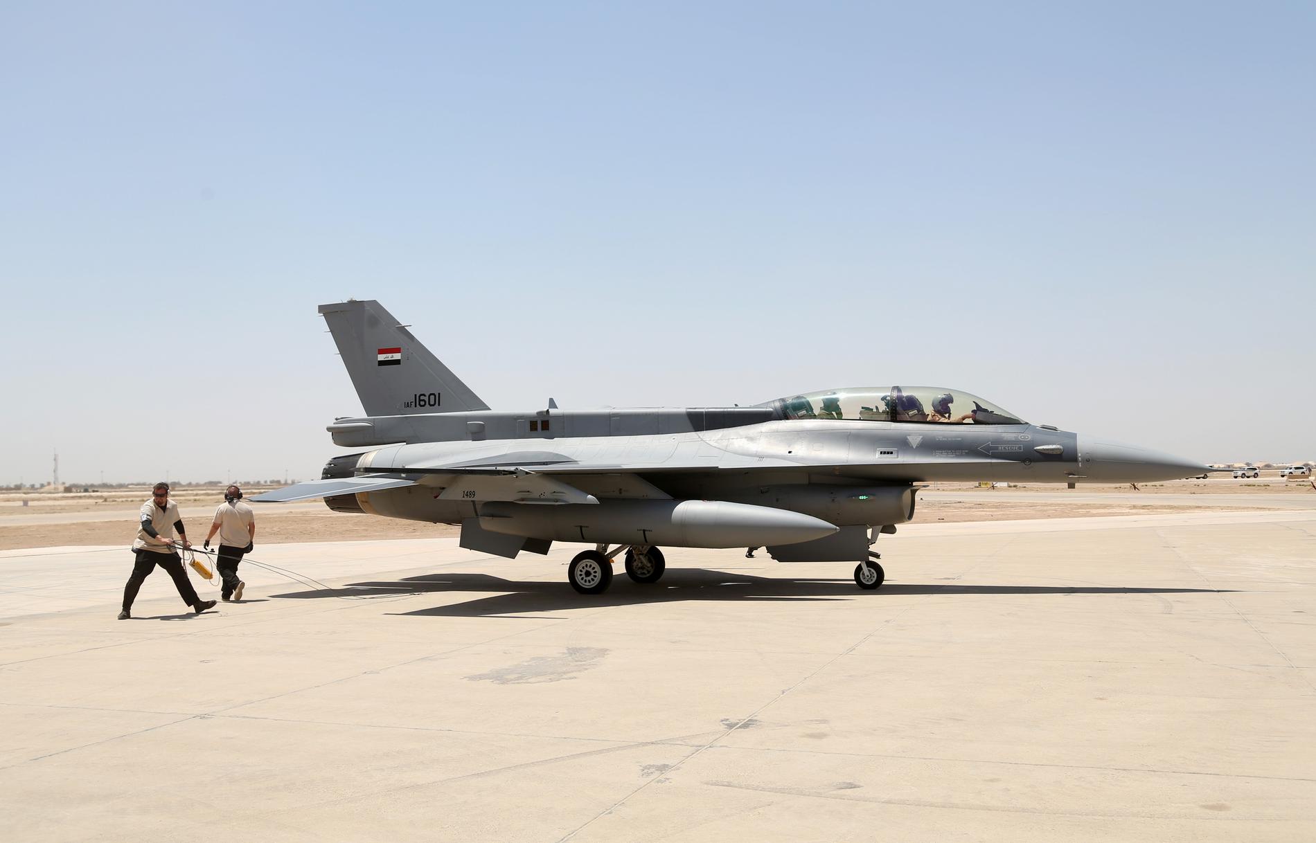 Ett irakiskt stridsflygplan av typen F-16. Arkivbild.