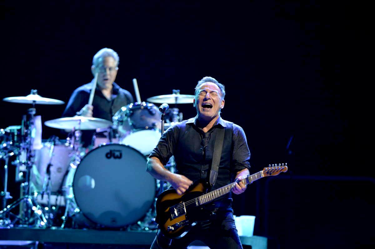 HYLLAS Springsteen chocköverraskade publiken med att spela hela albumet ”Born to Run” under gårdagens konsert – och fick fyra plus av Nöjesbladets recensent Håkan Steen.