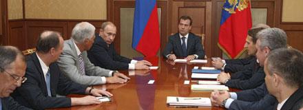 Rysslands president Medvedev erkände Sydossetien och Abchazien som självständiga stater vid ett möte i semesterorten Sotji på tisdagen.