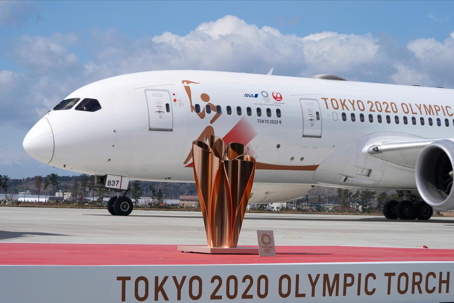 Flygplanet som har transporterat den olympiska elden från Grekland till Japan landade på fredagsförmiddagen lokal tid.