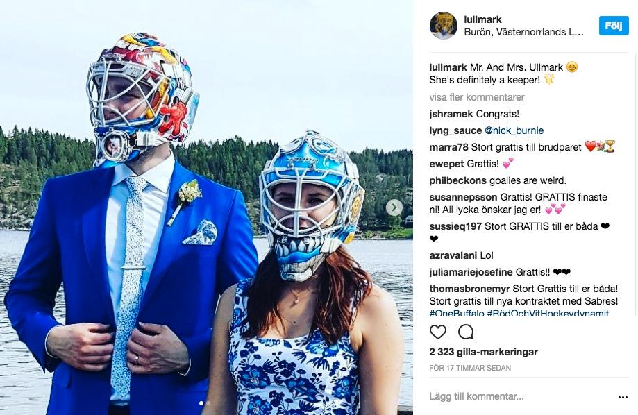 Nygifta paret Ullmark valde att spexa till några av sina bröllopsfoton.