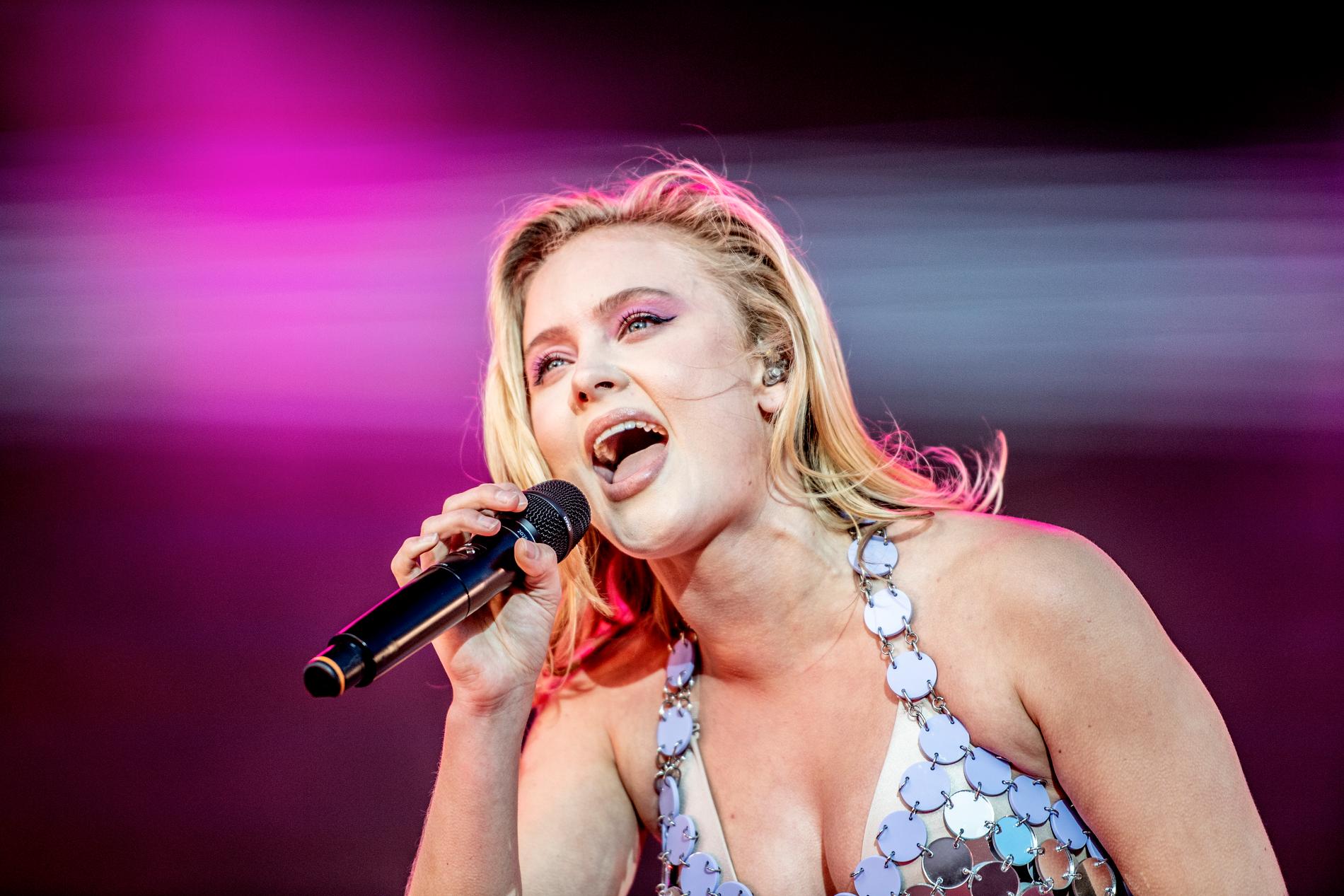 Zara Larsson släpper albumet ”Venus” 9 februari.