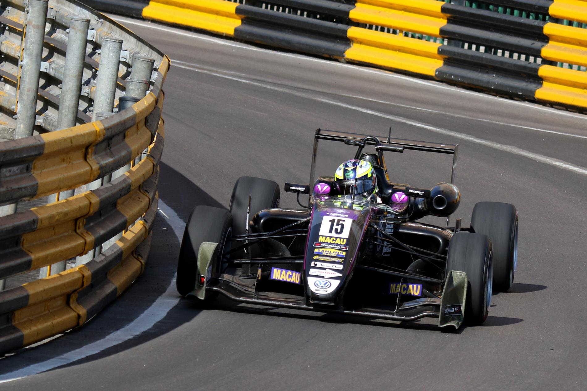 Joel Eriksson snabbast i kvalet till Macau Grand Prix