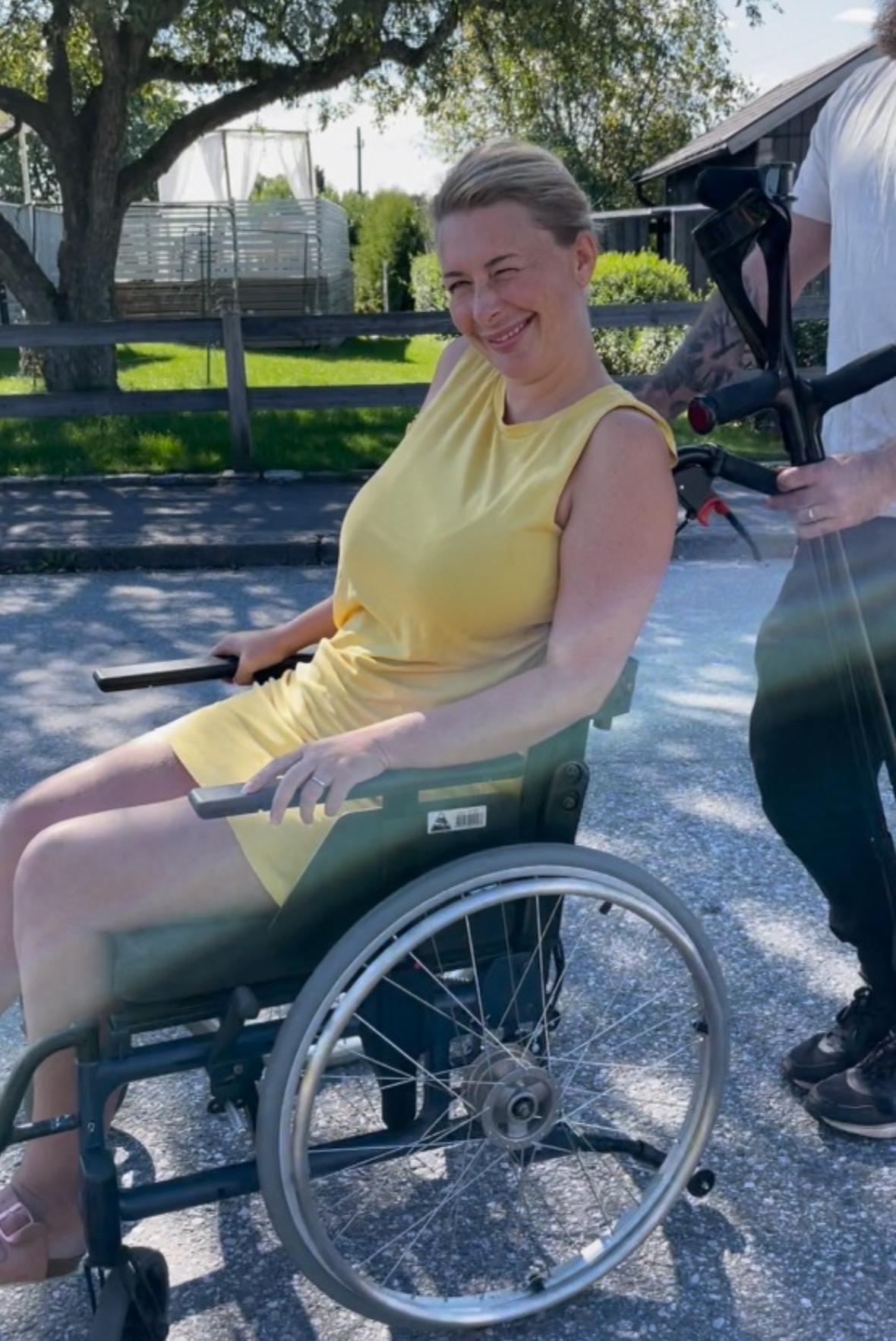 Matilda har fått gå på kryckor och sitta i rullstol, på grund av foglossningen.