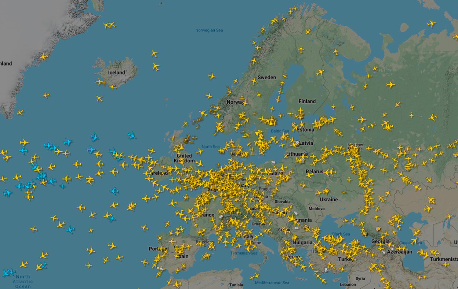 En översikt över flygtrafiken över Europa den 25 mars 2020 från sajten Flightradar24. De senaste månaderna har flytrafiken i världen kraftigt minskat på grund av åtgärder för att bromsa coronavirusets spridning.