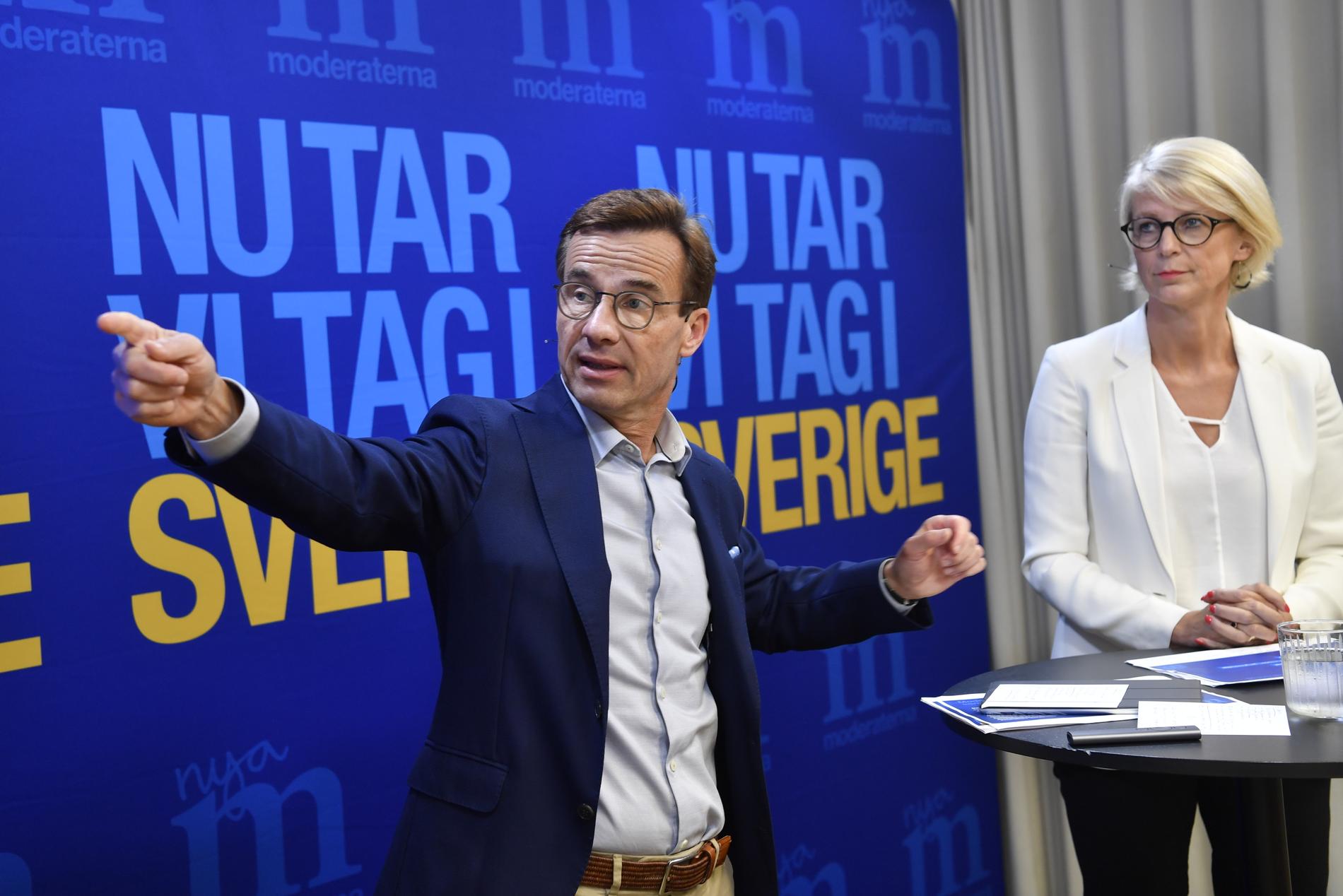 Moderaternas partiledare Ulf Kristersson och ekonomisk-politiska talesperson Elisabeth Svantesson (M) håller pressträff om nya integrationspolitiska förslag.