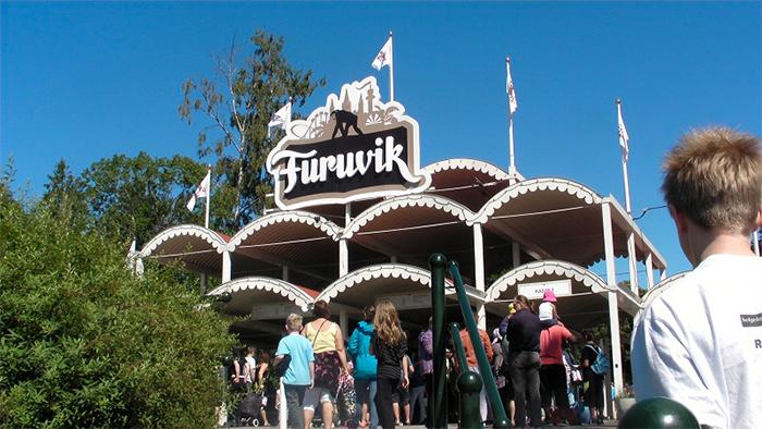 I Furuviksparken bor 40 olika djurarter. Här finns även ett tivoli med attraktioner både för de små och stora barnen. 