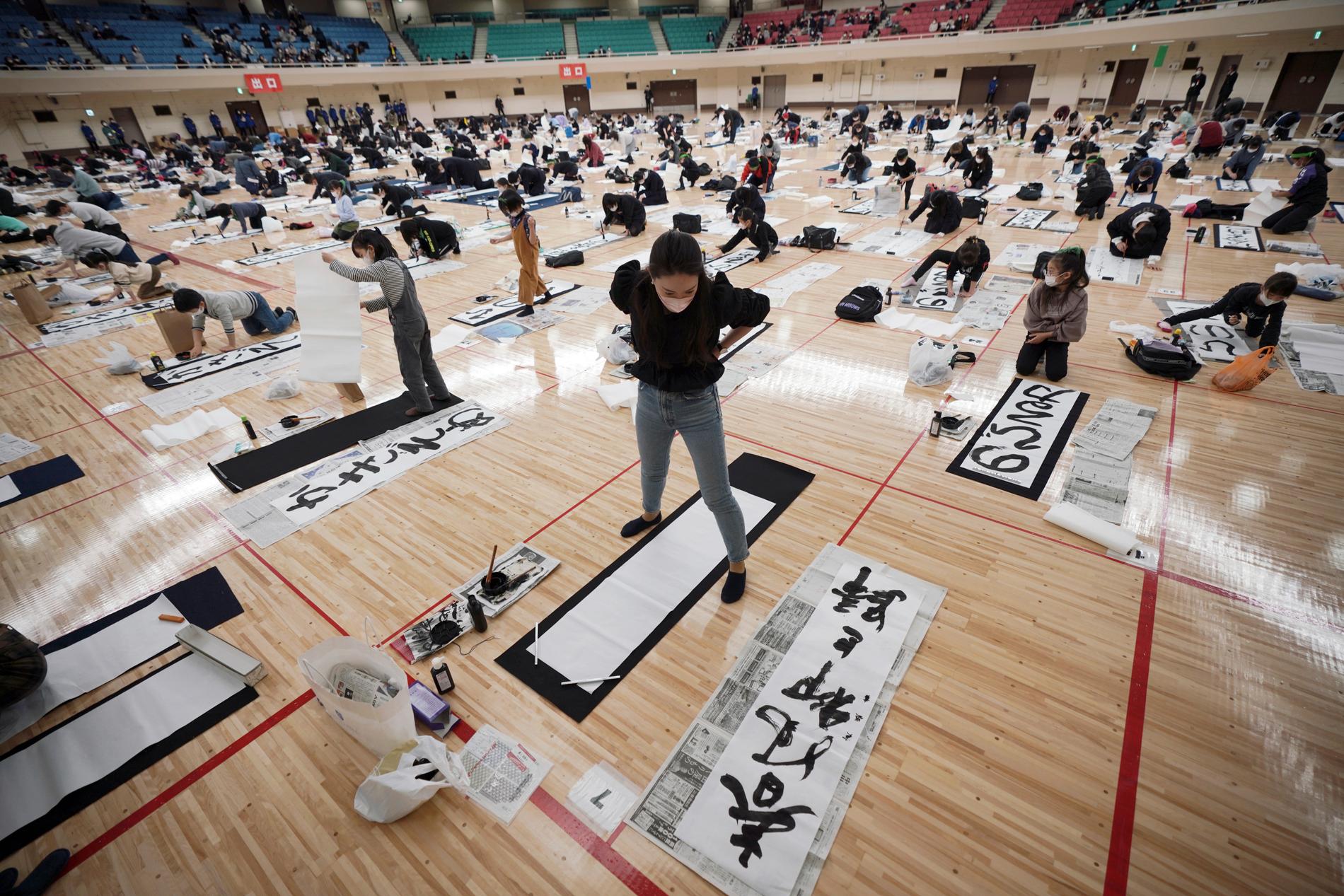 För några dagar sedan hölls den årliga kalligrafitävlingen i Budokan kampsportsarena i Tokyo.