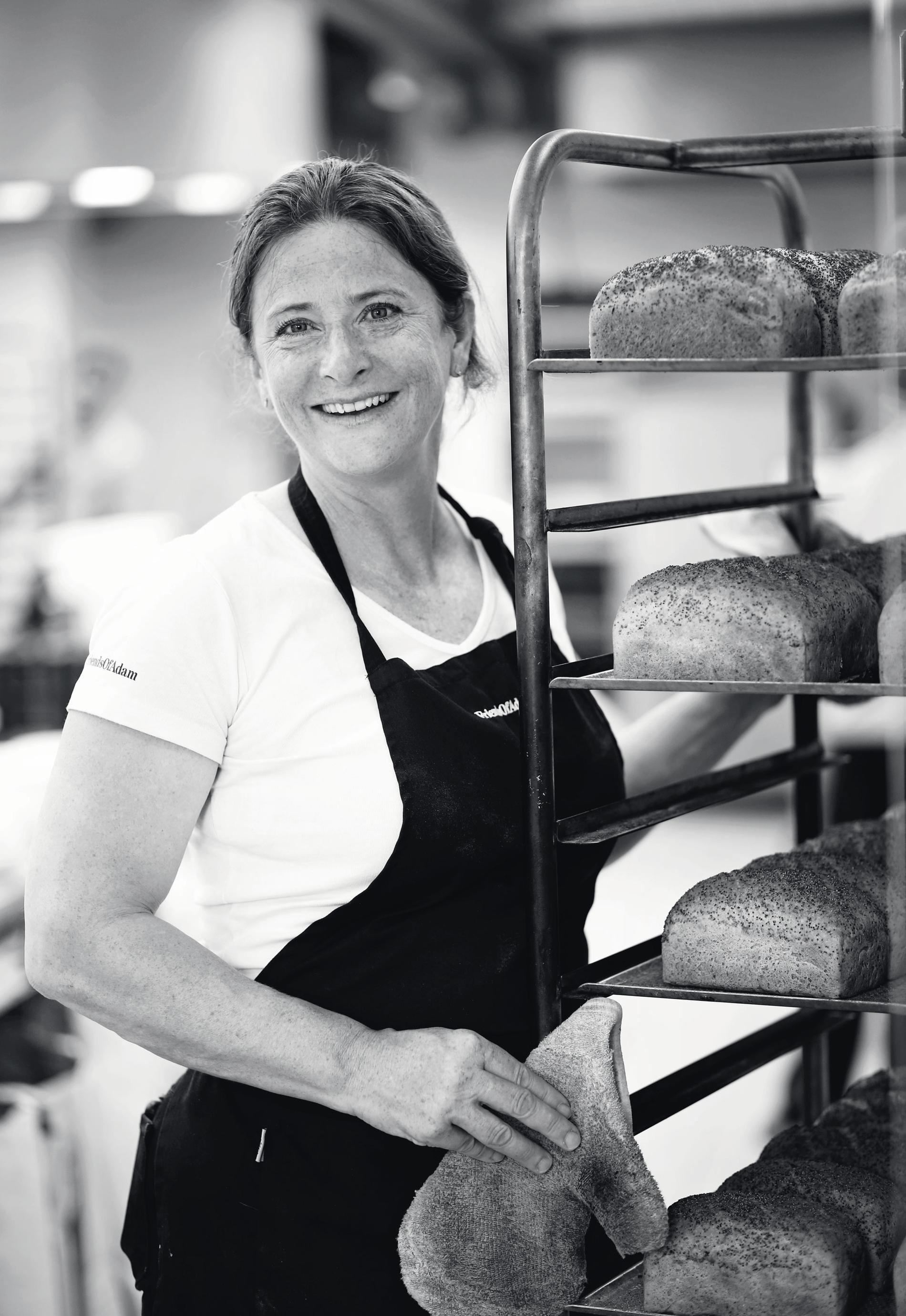 När Karin Mobergs son fick glutenallergi började hon experimentera med recept och startade ett eget bageri för att hela familjen skulle få gott bröd.