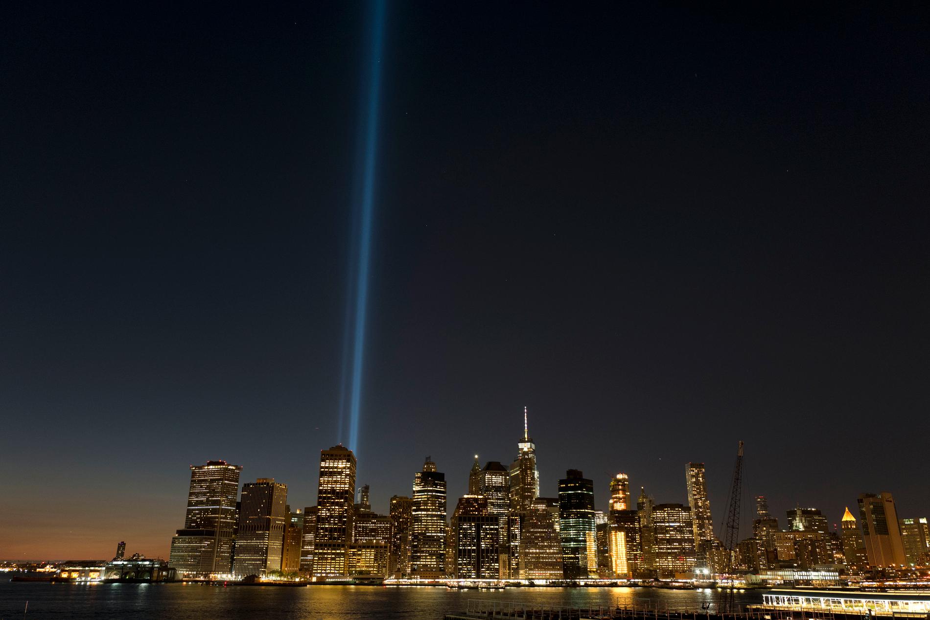 2017 hedrades offren i 11 september-attacken med två pelare av ljus som syntes över hela New York. Arkivbild.