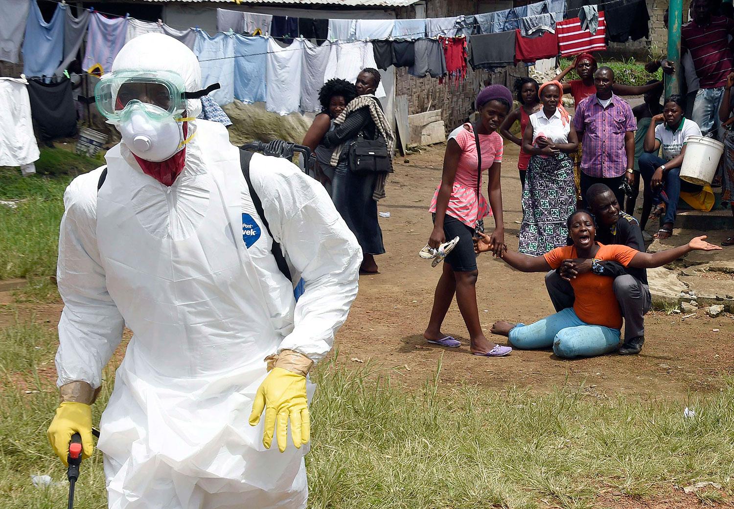 Trots att epidemin nu anses vara över, är risken stor för att viruset kan komma tillbaka i området, skriver WHO.