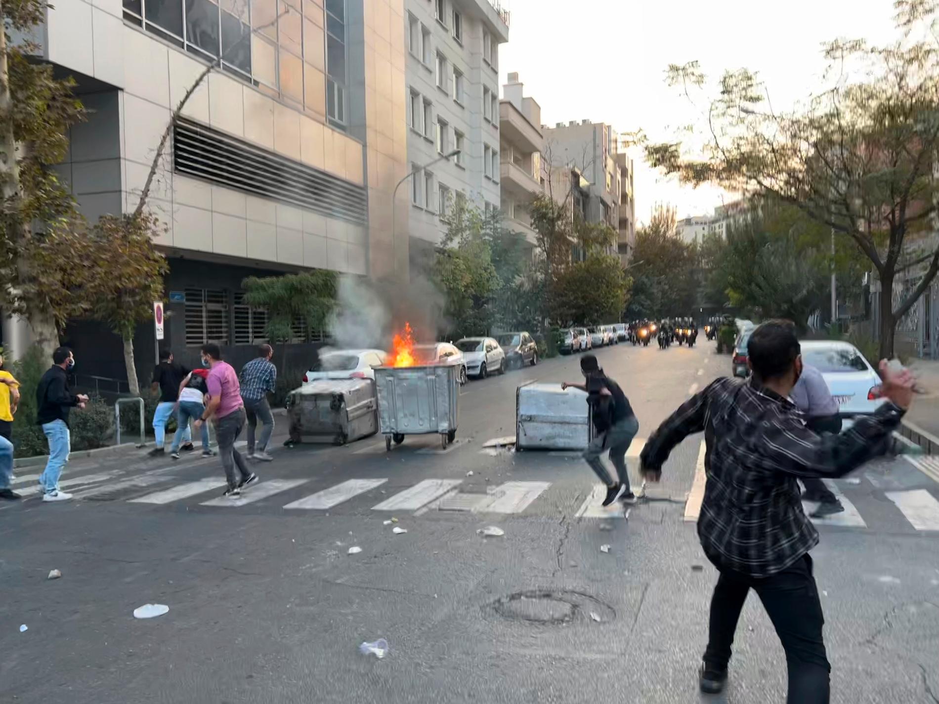 Protester i Teheran den 20 september.