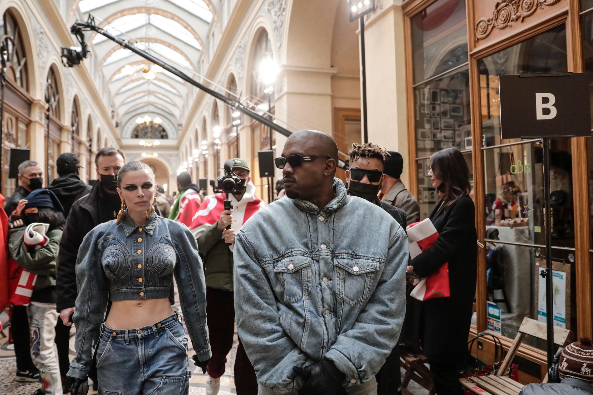 Kanye West på en modevisning i Paris tidigare i år.  