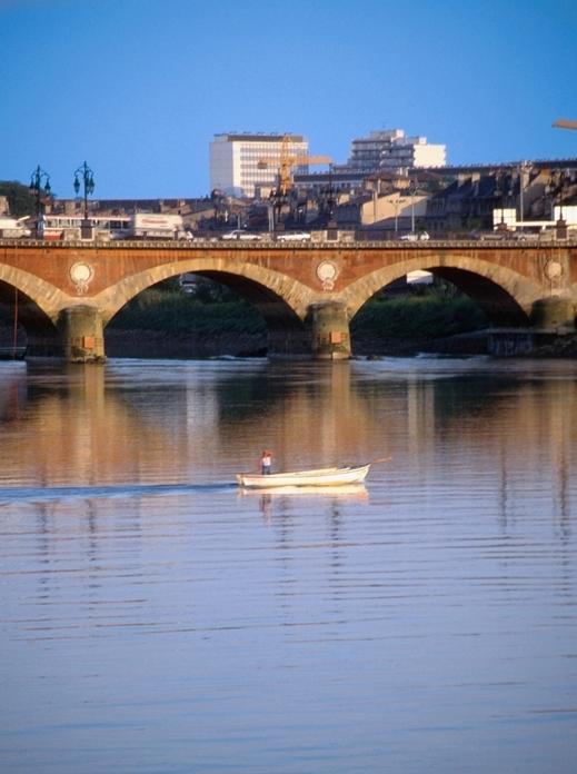 Floden Garonne.
