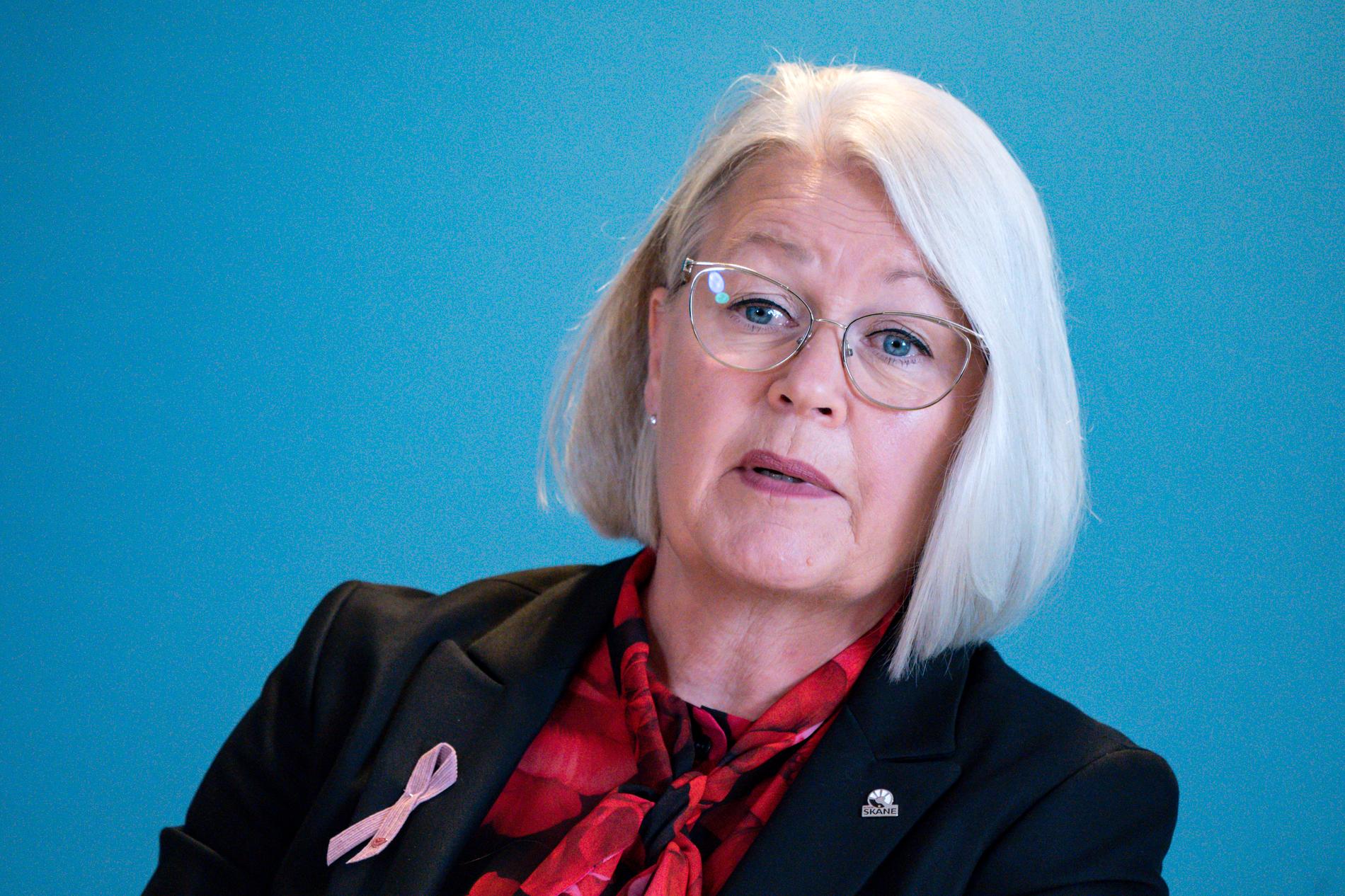 Pia Lundbom, hälso- och sjukvårdsdirektör, under en pressträff i oktober.