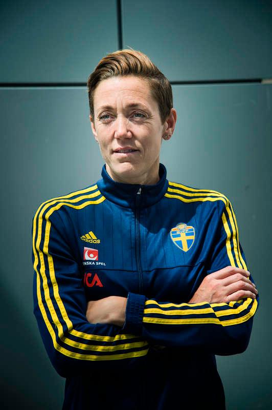 blickar framåt  Efter 214 landskamper tackar Therese Sjögran för sig. Nu har hon idéer om hur svensk damfotboll ska bli bättre.