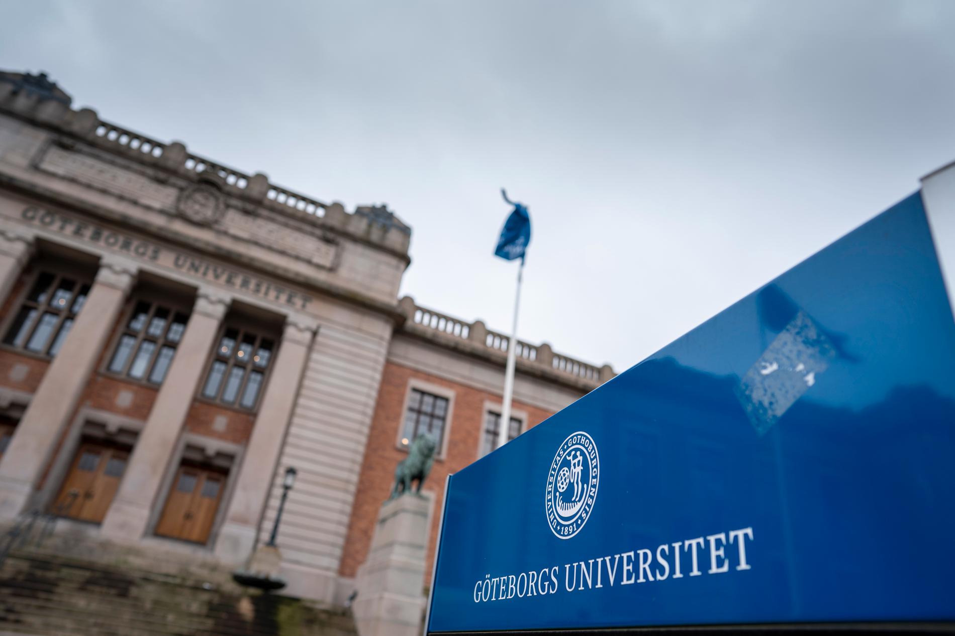 Medarbetarna på Göteborgs universitet har fått sina mejladresser utslagna efter att flera e-postservrar kraschat.