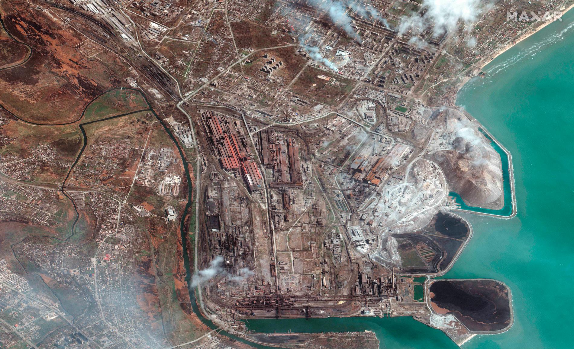 Satellitbild över stålverket Azovstal i östra Mariupol, som ryska trupper ska ha stormat.