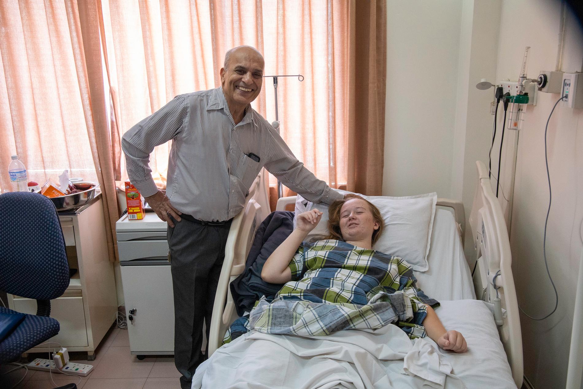 Sofia känner sig tacksam för kirurgerna och personalen på sjukhuset i Nepal. 