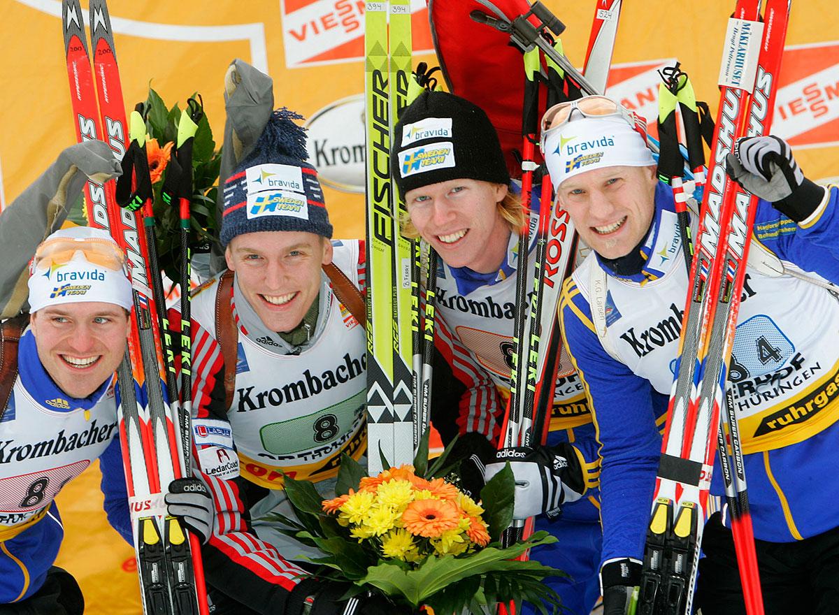 I stafett har det blivit två världscupsegrar. På bilden firar laget 2005 i Oberhof.