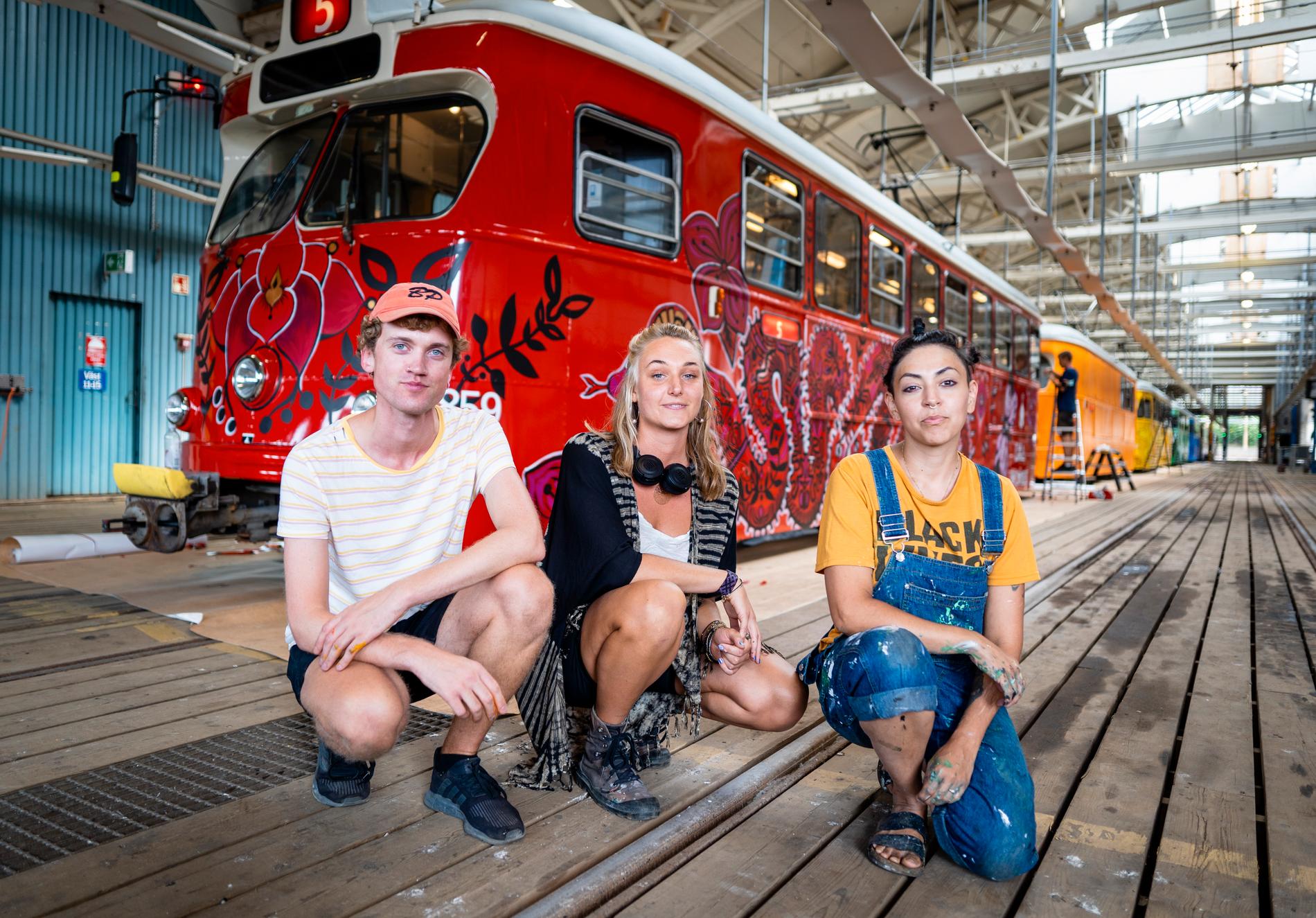 Göteborgs spårvägar kommer köra med specialmålare vagnar under Prideveckan i Göteborg. Konstnärerna Oscar Andersson, Ebba Chambert och Nathalie Ruejas Jonson.