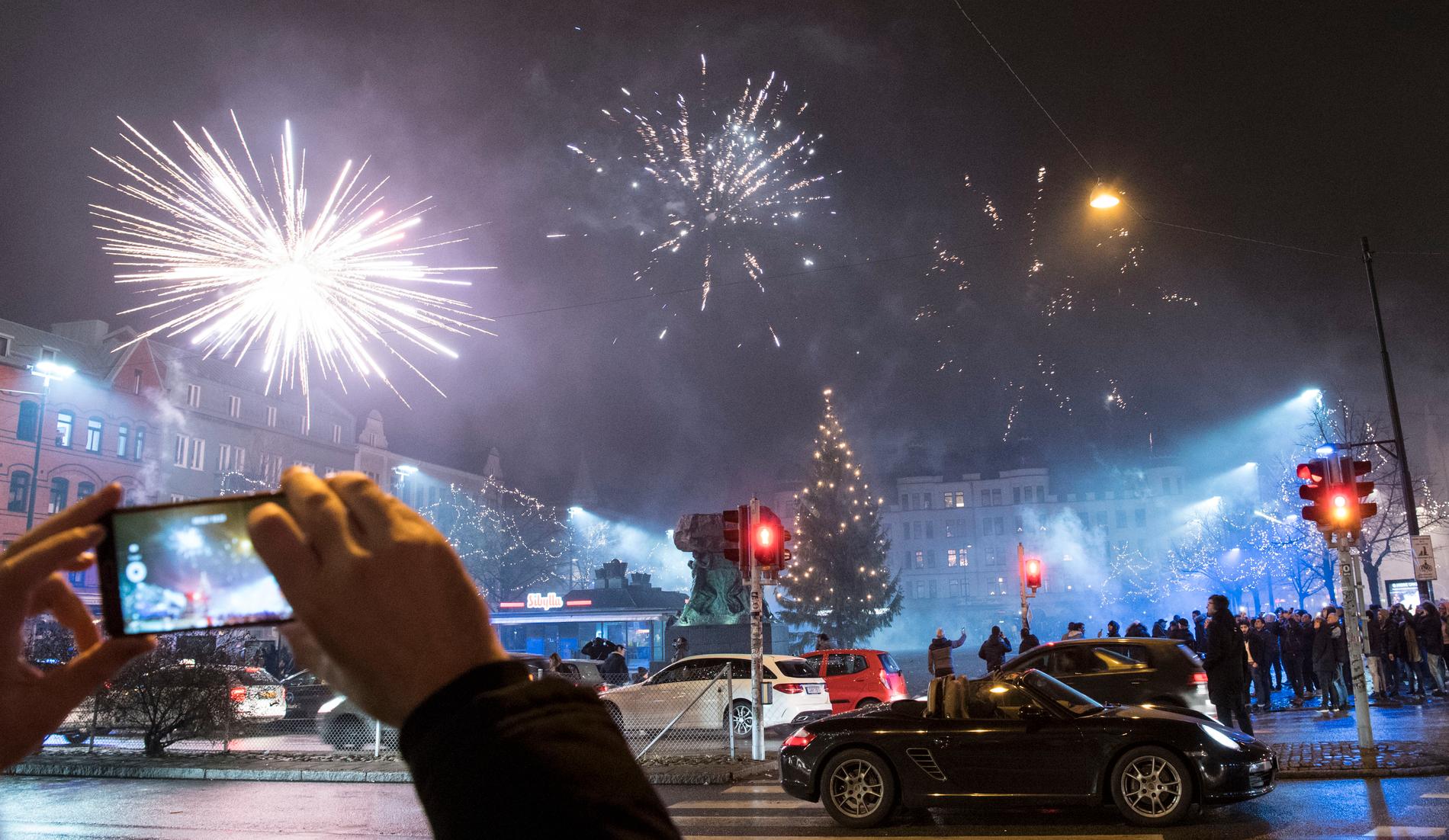 Traditionellt firande på Möllevångstorget på nyår.